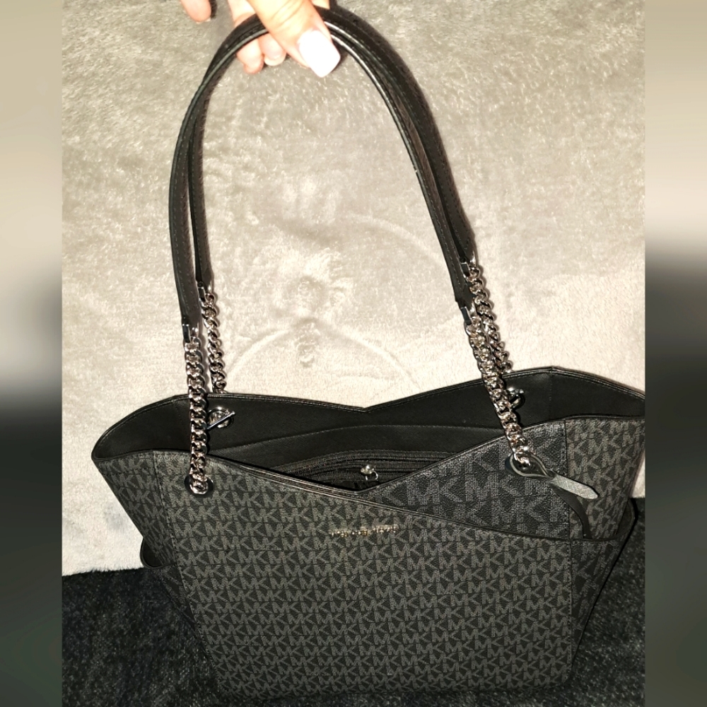 Michael kors jet set large logo shoulder bag